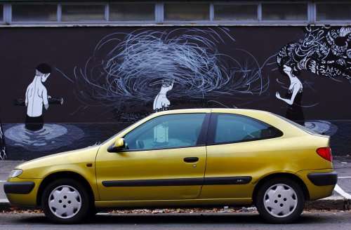 Citroën launched the Xsara, a vehicle created by Citroën’s Creative Styling Centre in Vélizy