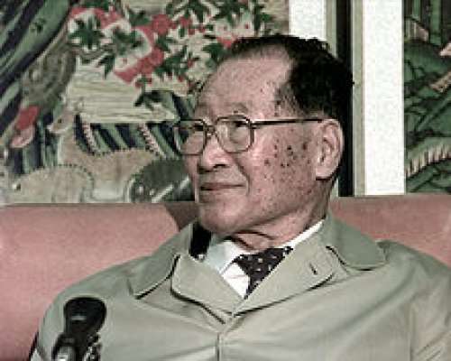 Chung Ju-yung (85), South Korean entrepreneur, businessman and the founder of all Hyundai Groups of South Korea, died