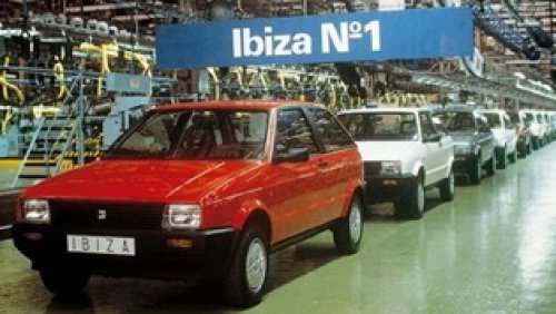The first SEAT Ibiza rolled off the assembly line in the Zone Franca plant, the first entirely Spanish car of the new SEAT generation