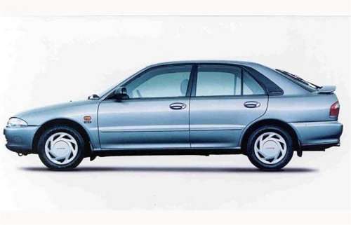 The Proton Wira, based on the fourth-generation 1991 Mitsubishi Lancer, was launched in a four-door saloon guise